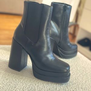 NWOT WILD PAIR Platform ankle boots